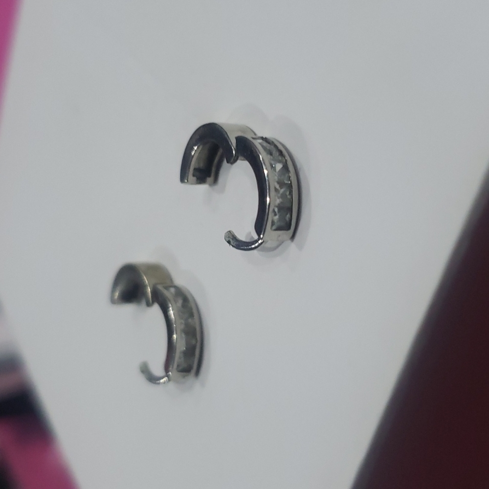 Earings - Picture 4 of 6